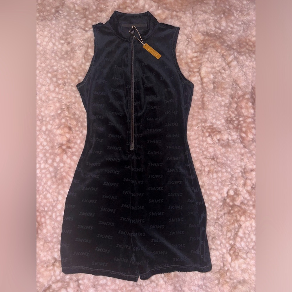SKIMS VELVET BODYSUIT